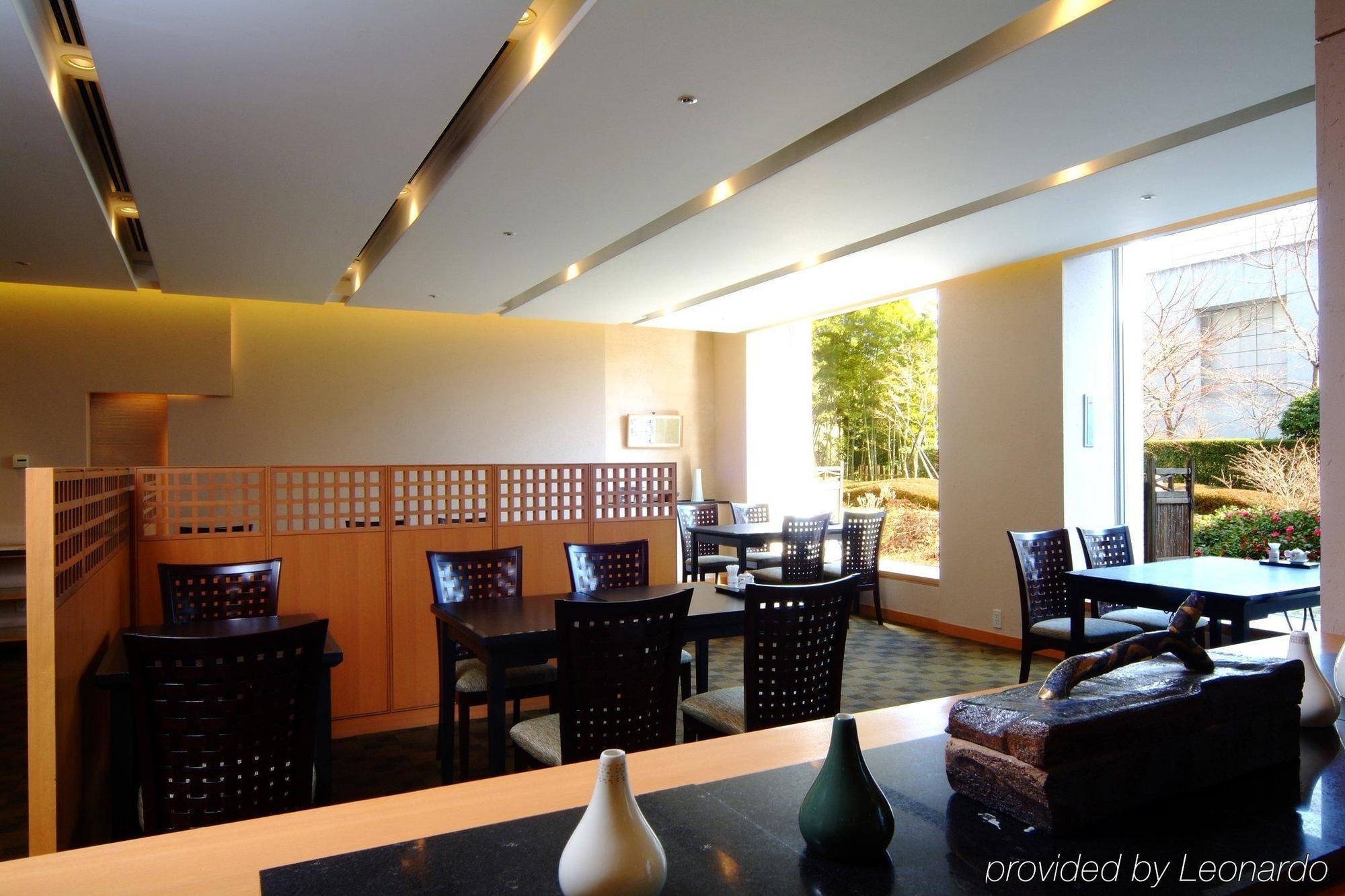 Rembrandt Hotel Ебіна Ресторан фото